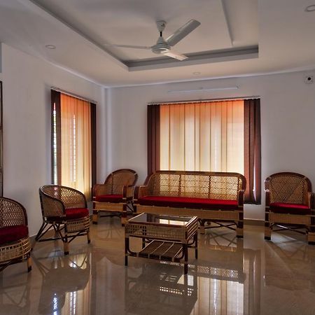 Rams Guest House Near Sree Chithra And Rcc Thiruvananthapuram Buitenkant foto