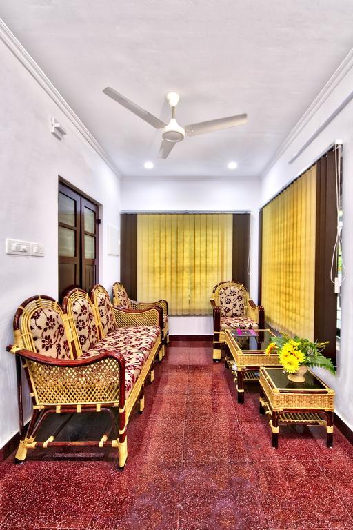 Rams Guest House Near Sree Chithra And Rcc Thiruvananthapuram Buitenkant foto